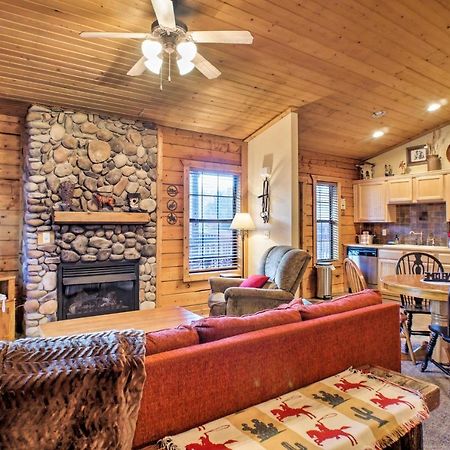 Cabin-Style Studio Right Off The Branson Strip! Apartment Exterior photo