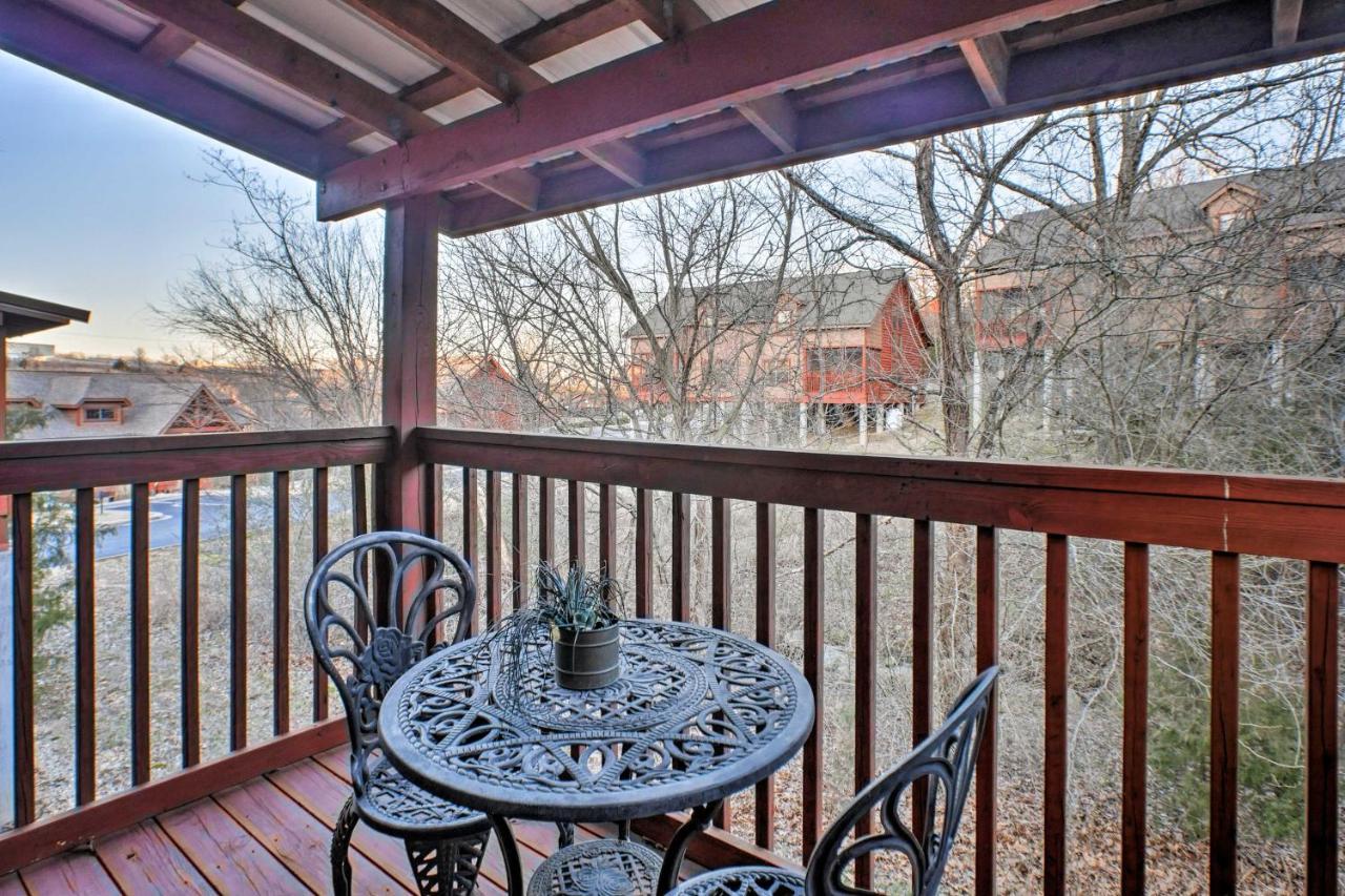 Cabin-Style Studio Right Off The Branson Strip! Apartment Exterior photo