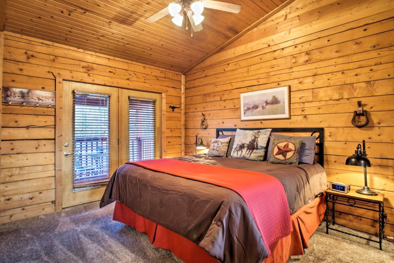 Cabin-Style Studio Right Off The Branson Strip! Apartment Exterior photo