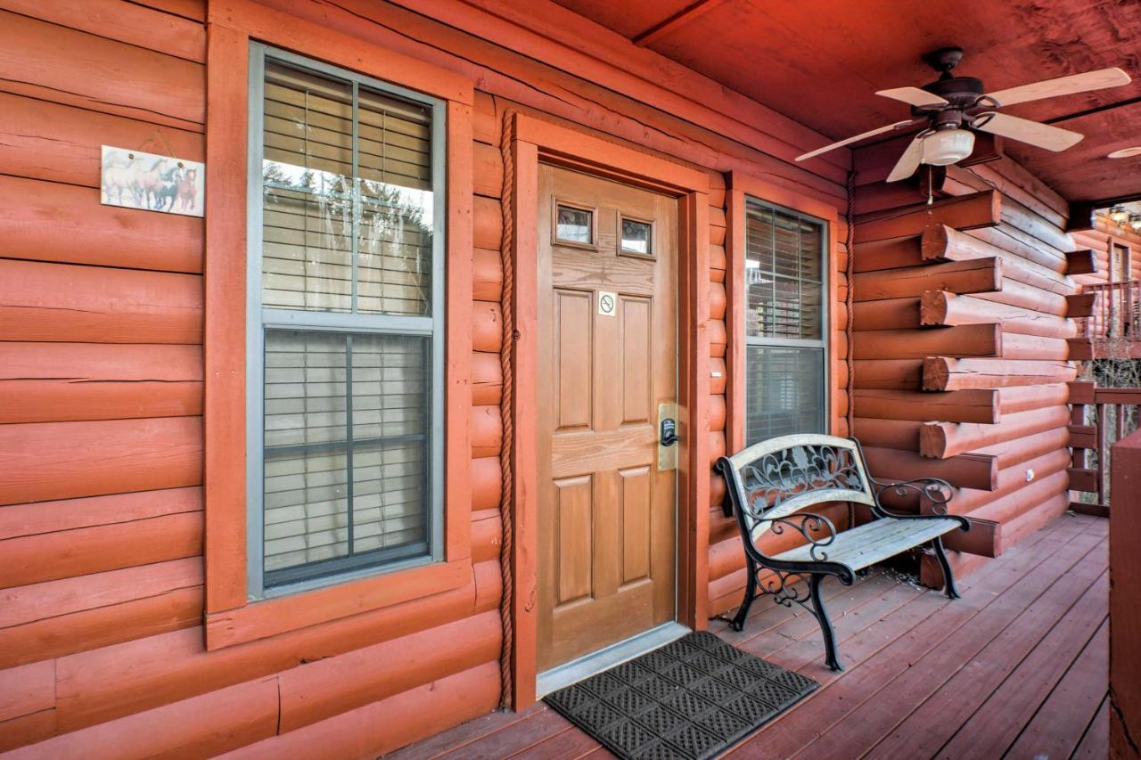 Cabin-Style Studio Right Off The Branson Strip! Apartment Exterior photo